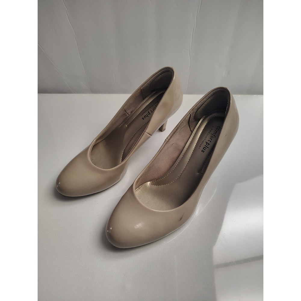 Comfort Plus by Predictions Nude Patent Karmen Pumps Heels 6.5W Wide Beige